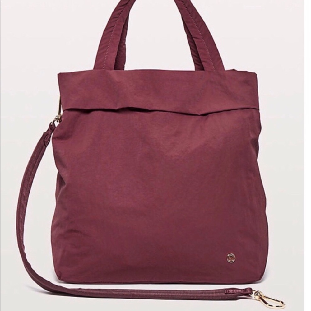 Lulu lemon principal dancer 30L dance bag